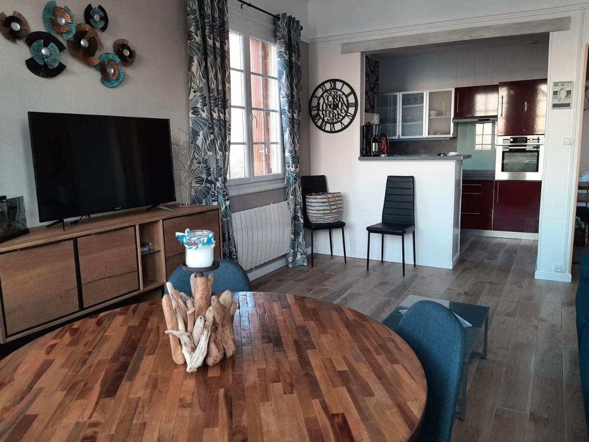 Au Gre Des Marees, Appartement Face A La Mer, Classe 3 Etoiles Ault Buitenkant foto