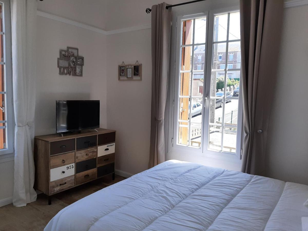 Au Gre Des Marees, Appartement Face A La Mer, Classe 3 Etoiles Ault Buitenkant foto
